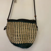 Small zipped sisal baskets with cord straps