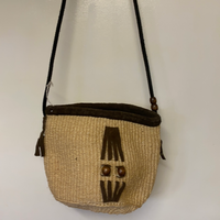 Small zipped sisal baskets with cord straps